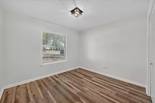 312 E Miller St, Burleson, TX 76028 - Photo 26
