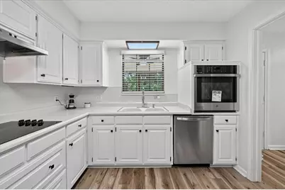 312 E Miller Street, Burleson, TX 76028 - Photo 12