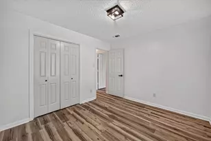 312 E Miller St, Burleson, TX 76028 - Photo 28