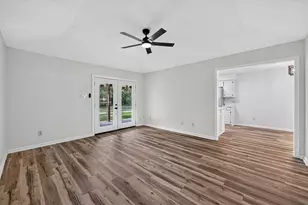 312 E Miller St, Burleson, TX 76028 - Photo 2