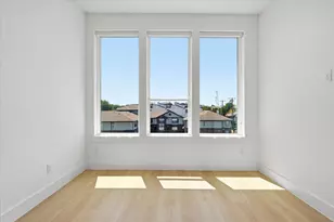 2015 California Dr, Dallas, TX 75204 - Photo 12