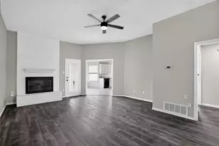 6057 Hillglen Dr, Watauga, TX 76148 - Photo 10