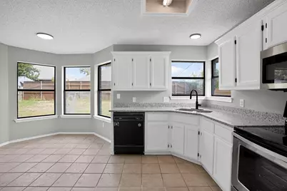 6057 Hillglen Drive, Watauga, TX 76148 - Photo 14