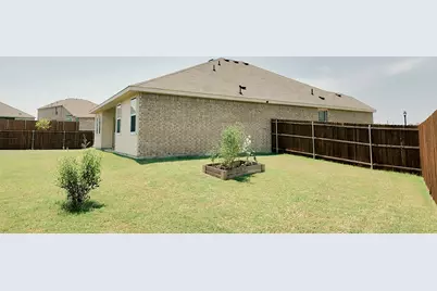 319 Sedalia Trail, Justin, TX 76247 - Photo 32