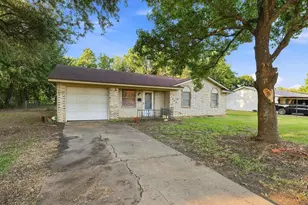 1008 Yeager St, Honey Grove, TX 75446 - Photo 2