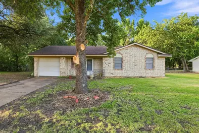 1008 Yeager Street, Honey Grove, TX 75446 - Photo 1
