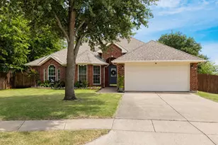 301 Carriage Ln, Saginaw, TX 76179 - Photo 1