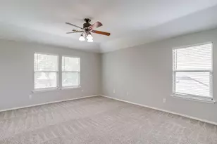 2875 Grandview Dr, Grand Prairie, TX 75052 - Photo 10