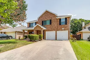 2875 Grandview Dr, Grand Prairie, TX 75052 - Photo 2