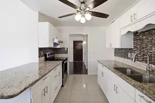 3709 Yaupon Dr, Grand Prairie, TX 75052 - Photo 12