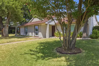 3709 Yaupon Drive, Grand Prairie, TX 75052 - Photo 2