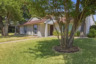 3709 Yaupon Dr, Grand Prairie, TX 75052 - Photo 2