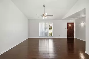 3709 Yaupon Dr, Grand Prairie, TX 75052 - Photo 4