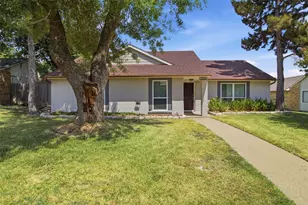 3709 Yaupon Dr, Grand Prairie, TX 75052 - Photo 1