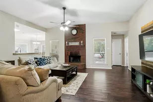 7108 Summerset Dr, Benbrook, TX 76126 - Photo 4