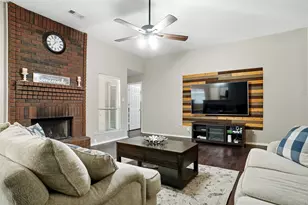 7108 Summerset Dr, Benbrook, TX 76126 - Photo 6