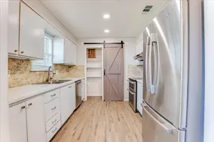 104 Pontiac Dr, Lake Kiowa, TX 76240 - Photo 12