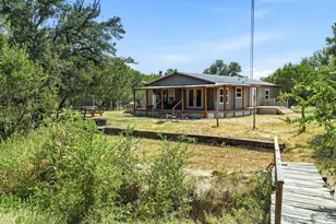 100 Shady Oaks Dr, Mineral Wells, TX 76067 - Photo 4