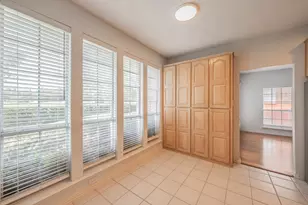 10503 Waters Dr, Irving, TX 75063 - Photo 16