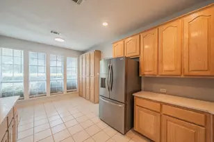 10503 Waters Dr, Irving, TX 75063 - Photo 14