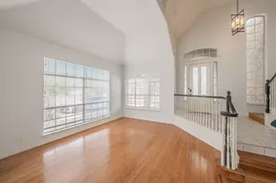 10503 Waters Dr, Irving, TX 75063 - Photo 4