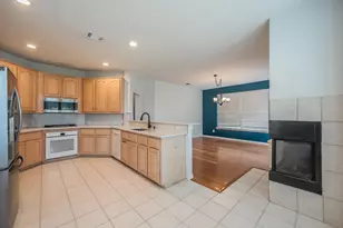 10503 Waters Dr, Irving, TX 75063 - Photo 12