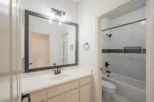 10503 Waters Dr, Irving, TX 75063 - Photo 32