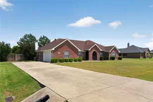10257 E Rancho Diego Ln, Fort Worth, TX 76036 - Photo 4