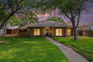 4425 Avonshire Ln, Plano, TX 75093 - Photo 4