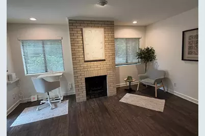 2633 McCart Avenue, Fort Worth, TX 76110 - Photo 6