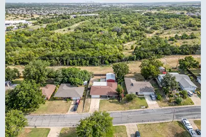 332 W Hallmark Drive, Fort Worth, TX 76134 - Photo 20