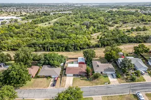 332 W Hallmark Dr, Fort Worth, TX 76134 - Photo 20