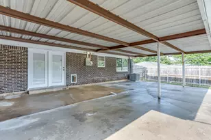 332 W Hallmark Dr, Fort Worth, TX 76134 - Photo 18