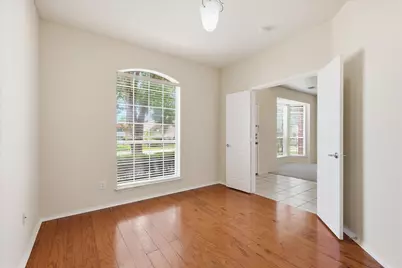 105 Dorsett Drive, Irving, TX 75063 - Photo 8