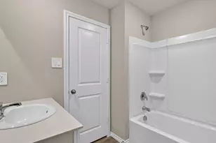 1112 Belhaven St, Granbury, TX 76048 - Photo 32