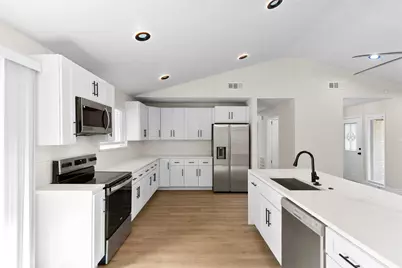 1212 Stevens Ridge Drive, Dallas, TX 75211 - Photo 2