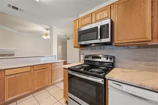 3321 Harbourtown Dr, Grand Prairie, TX 75052 - Photo 14