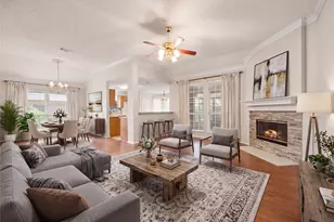 3321 Harbourtown Dr, Grand Prairie, TX 75052 - Photo 2