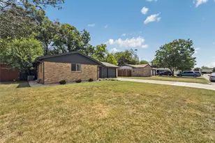 703 Whitener Rd, Euless, TX 76040 - Photo 2