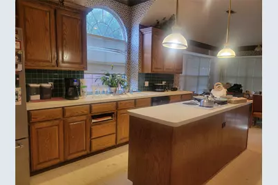 1817 Parkwood Drive, Grapevine, TX 76051 - Photo 4