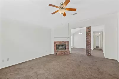 2804 Monthaven Drive, Arlington, TX 76001 - Photo 2