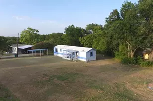 507 Mason Dr, Seven Points, TX 75143 - Photo 2