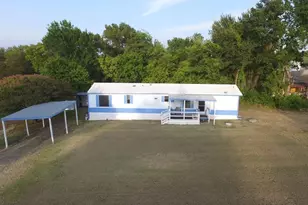 507 Mason Dr, Seven Points, TX 75143 - Photo 2
