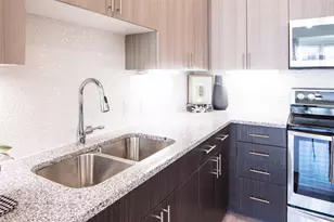 901 N Zang Blvd, Dallas, TX 75208 - Photo 4
