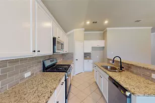 344 Coral Vine Ln, Burleson, TX 76028 - Photo 10