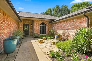 3 Roaring Creek Ct, Trophy Club, TX 76262 - Photo 2
