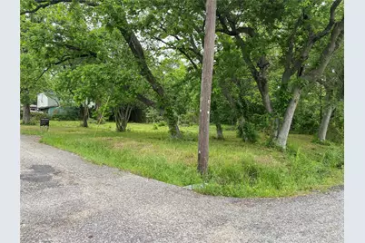 102 Elm Street, Bonham, TX 75418 - Photo 4