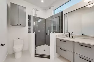 6411 Royal Ln, Dallas, TX 75230 - Photo 18