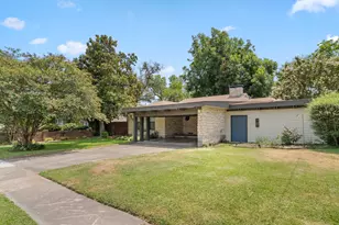 2115 Park St, Greenville, TX 75401 - Photo 2