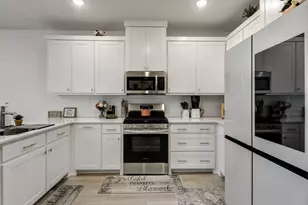 7031 Cedar Crk Dr, Grand Prairie, TX 75054 - Photo 6